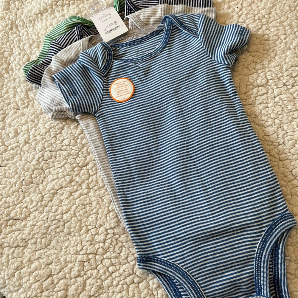 Carter’s 4pack onesies striped 3-6m NWT